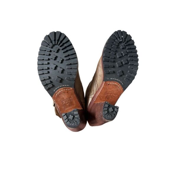 FRYE Lucy Engineer Boots Booties Taupe Brown Leather Size 7 Heel - Picture 7 of 16